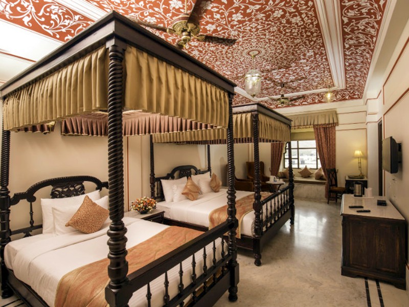 Royal Deluxe Suite